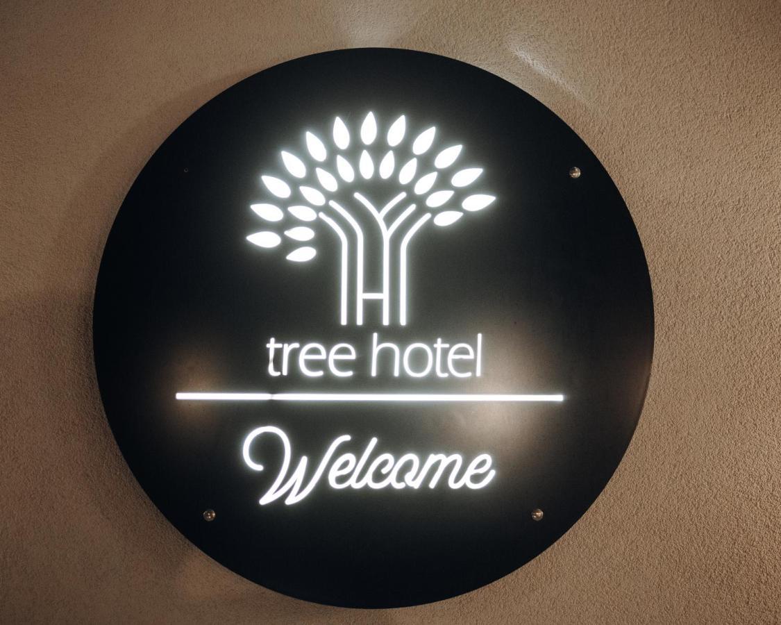 Tree Hotel Корча Екстер'єр фото